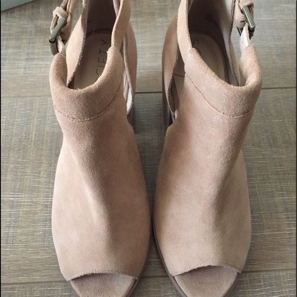 Sole Society Tan Peep Toe Heels - Picture 3 of 7